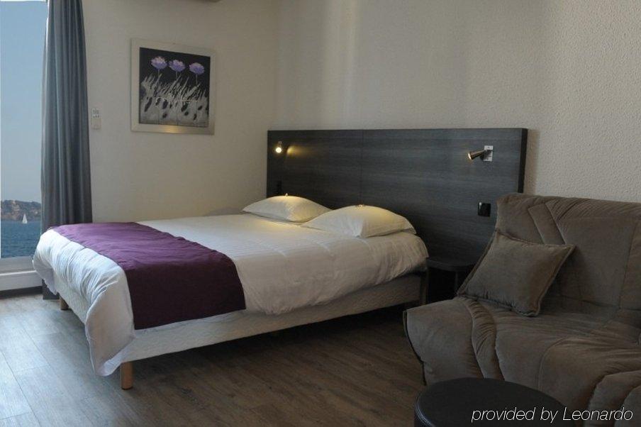 Hotel De La Baie Bandol Room photo